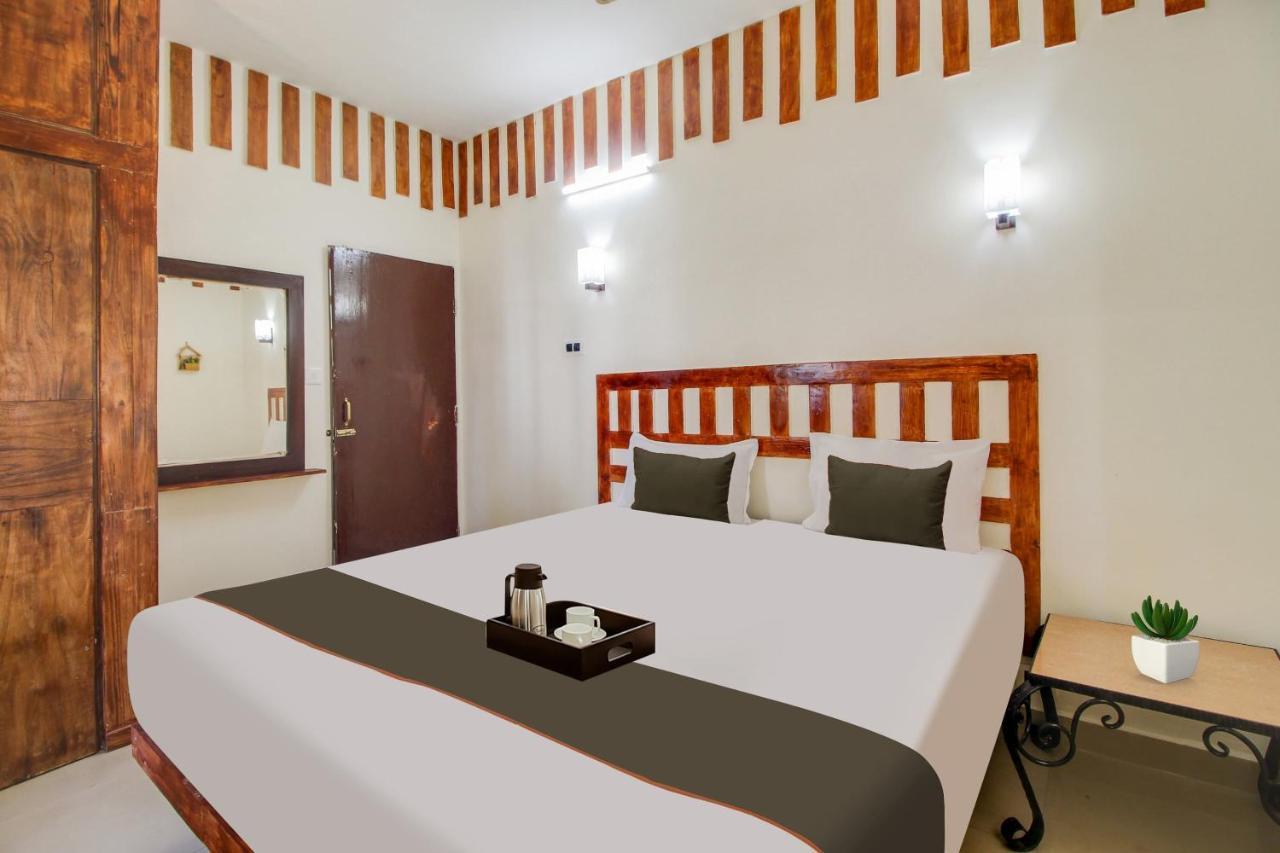 Capital O Royale Palms Hotel Бенаулим Екстериор снимка